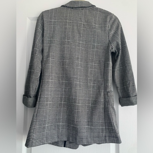 H&M size 4 checkered bock and white blazer - Picture 2 of 2
